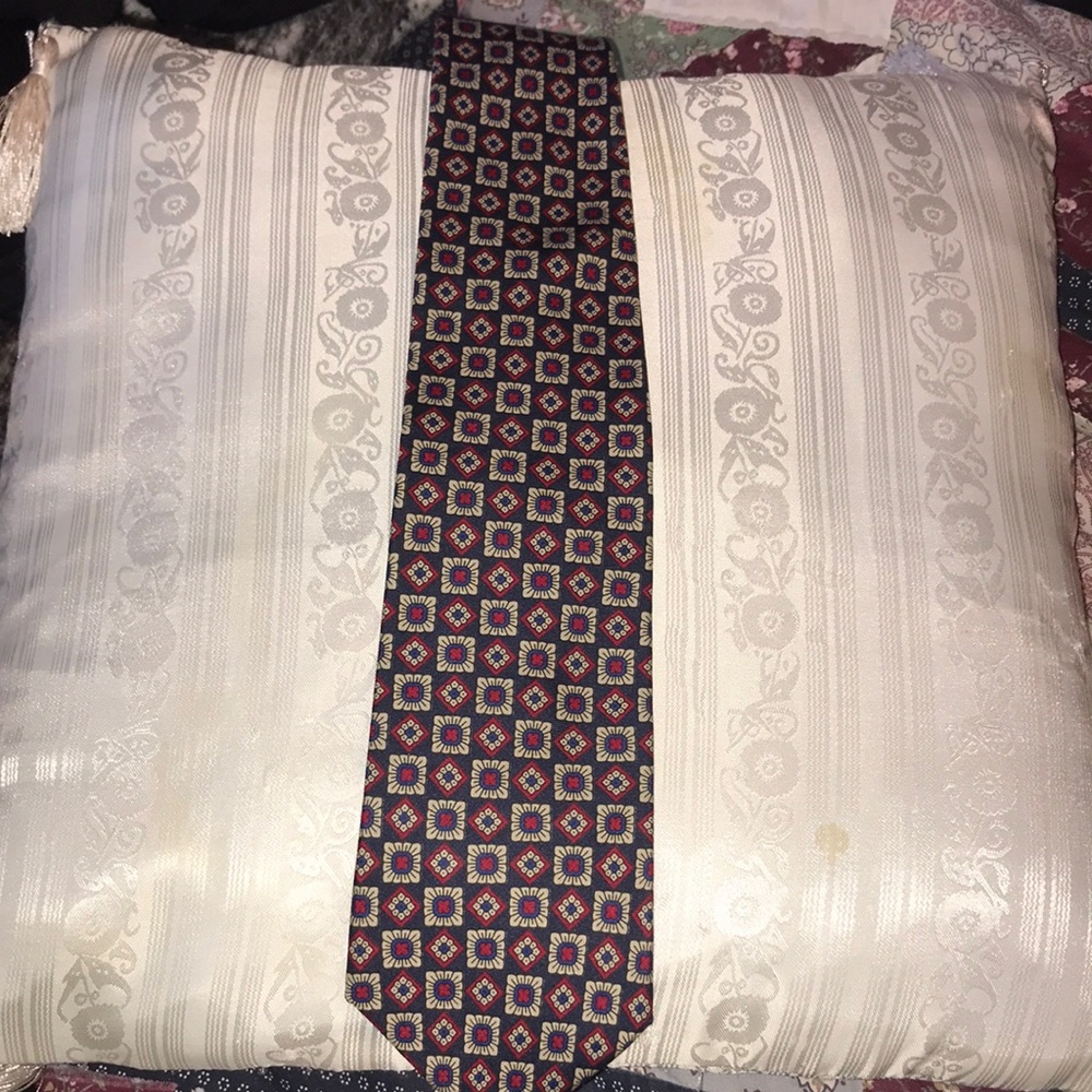 Brooks Brother Vintage Geometric Silk Tie in Navy & Red